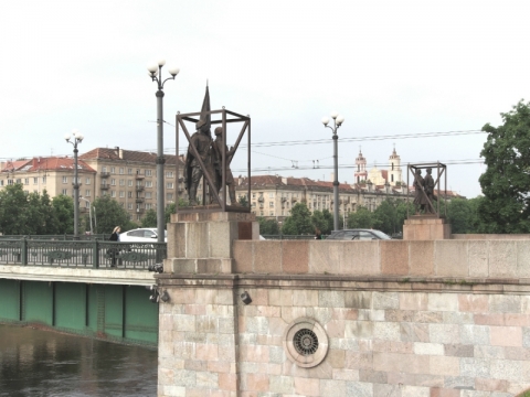 Audrius Ambrasas, „Žaliojo tilto skulptūrų redukcija“. 2014 m. A. Ambraso ir festivalio „Vilnius Street Art“ nuotr. 